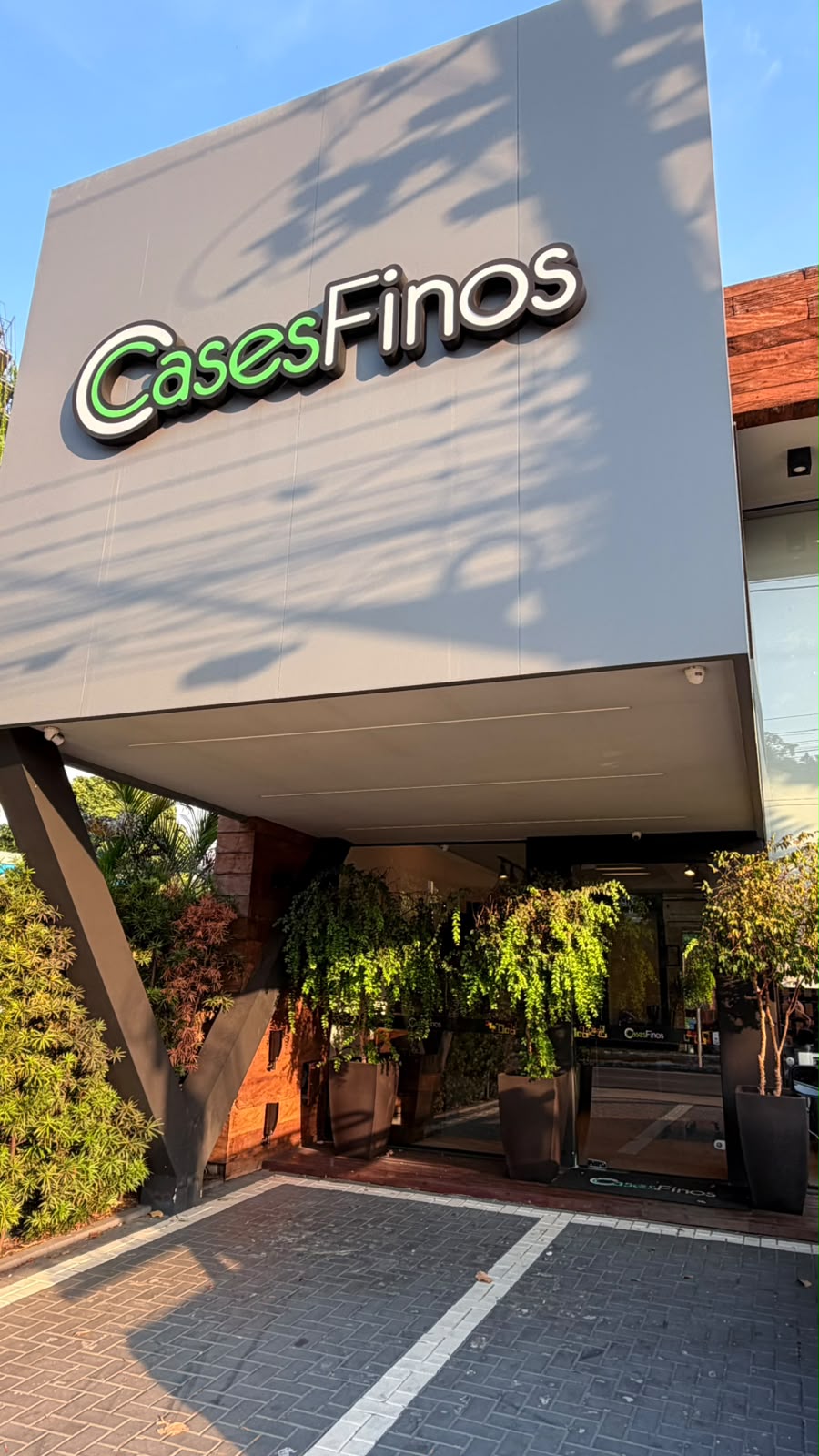 Fachada da CasesFinos
